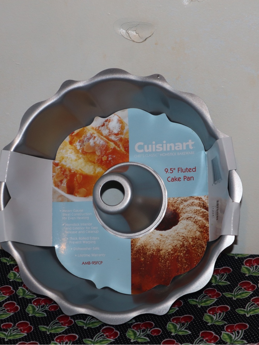 Cuisinart 9.5 Fluted Cake Pan